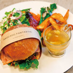 THE FANTASTIC BURGER - 