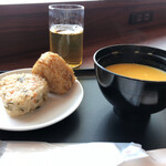 大阪国際空港(伊丹) ダイヤモンド・プレミアラウンジ - コーンスープ