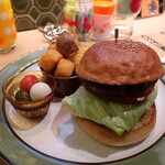 クリバーガー - ハンバーガー（ポテト・ピクルス付）