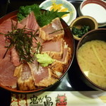 Onigashima - マグロ3種丼