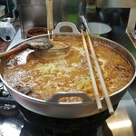 串焼き 巴 - 大鍋　ここから旨いものが生まれます