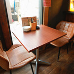 Cafe & Dining COLOR - 内観1
