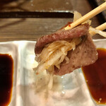 焼肉もとやま - 上タン塩は辛味ねぎを巻いて♪