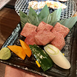 焼肉もとやま - 究極の厚切りタン塩　税別2,680円