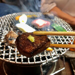 焼肉もとやま - 究極の厚切りタン塩　わさびを乗せて食べました♪