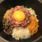 焼肉もとやま - ユッケビビンバ　税別1,150円