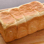 カフェ エム＆エム - 料理写真:食パン
