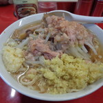 ラーメン二郎 - 生姜はにんにくの3倍はあるね！