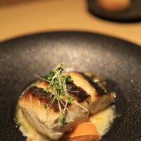 移り住みたくなる宿 イミグレ - スズキのポアレ