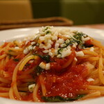 Torattoria Botte - バジルとモッツアレラチーズのスパゲッティーアップ