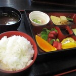 かみ谷 - "ごはん大盛り" が 無料のサービスなのは嬉しいですネ！ 　　　　　2020.01.19