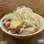 ラーメン二郎 - 小豚ラーメン野菜マシマシニンニクカラメ