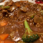 バーブ - 挽肉と野菜のカレー（接写）