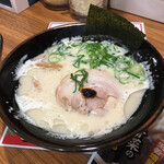 Ichikakuya - 博多とんこつラーメン770円