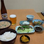 Satsuki Shokudou - ビール 粕汁 鰹タタキ 小松菜煮 べったら漬 御飯 お味噌汁