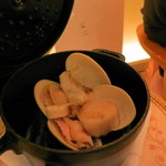 アロマフレスカ - 真鯛と帆立貝、地蛤と春野菜のココット焼き