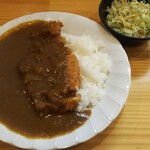 Kare Ando Hambagu Yamato - カツカレー  サラダが付きます