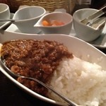 クミン - 〆はBarサイズのカレー。写真はキーマ。