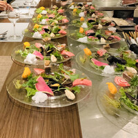 キャトルラパン - カウンターずらり