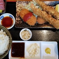 和えに - ミックスフライとお刺身のよくばり御膳(1250円)