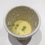 タカヤマ - 菊芋のプリン♡コリアンダーのオイルが綺麗で
      よい香り✨