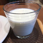 Patisserie LA VIE DOUCE - アイスミルク（要はただの冷たい牛乳）330円（税込）