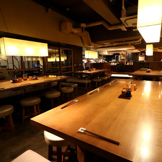 池袋駅直結のモダン空間◆寛げる半個室や夜景を楽しめる席も◎