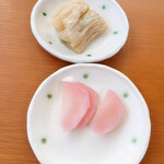 いずみ食堂 - サービスのお漬物