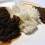 肉料理とワイン YUZAN - カレー2種。