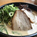 ひまわり - ラーメンは３種類から選べます、これは白とんこつ大盛り２玉です（２０２０．１．２４）