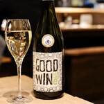 餃子とスパークリング バブルス - グッドワイン バブルス白