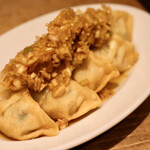 餃子とスパークリング バブルス - 揚げ餃子