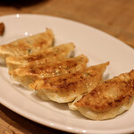 餃子とスパークリング バブルス - 焼き餃子
