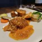 ル ボークープ - スペイン産オリーブポーク肩ロースのギネスビール煮込み