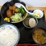 江戸家 - 豚の角煮定食980円
