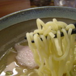 麺処 三鈷峰 - 麺アップ