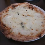 Trattoria&Pizzeria LOGIC - クアトロフォルマッジ
