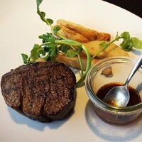 ワカヌイ グリル ダイニング バー 東京 - 牧草牛フィレ150g