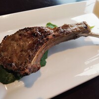 ワカヌイ グリル ダイニング バー 東京 - ワカヌイ スプリング ラムチョップ