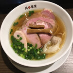 らーめん 鉢ノ葦葉 - 伊吹いりこ出汁ブレンドスープ
                                5種類のちゃーしゅー麺　¥1100