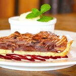 カフェ・ド・クレプスキュール - 2000円コースのデザート 横から