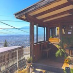 カフェ・ド・クレプスキュール - 入口 景色が綺麗