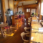 カフェ・ド・クレプスキュール - 店内 カウンター席からの眺めが綺麗