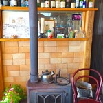カフェ・ド・クレプスキュール - 薪ストーブ