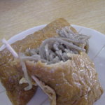 伯蕎庵 しばた - そば稲荷を割ると・・