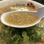 ますたにラーメン - スープ