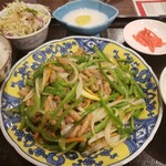 Eishoukaku - チンジャオロースの定食 サラダ･スープ･杏仁豆腐付き７８０円