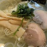 佐野ラ－メン たかの - 上物達。メンマも海苔もチャーシューもどれをとっても隙がない。