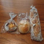 ナナパン - 好きなパン厳選３種。バケット。クランベリークリームチーズ。ベーグルチョコ。