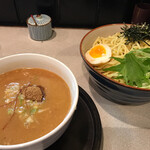 開花屋 - 完熟味噌つけ麺 メガ盛り 中太手もみ麺